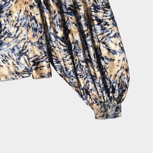 Free People Go Get Em Crushed Velvet Balloon Sleeve Blouse M Boho Artsy NWT - Picture 3 of 11